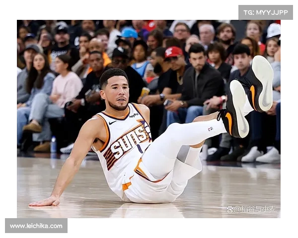 布克在球队中的领导力体现及其对球队表现的积极影响分析